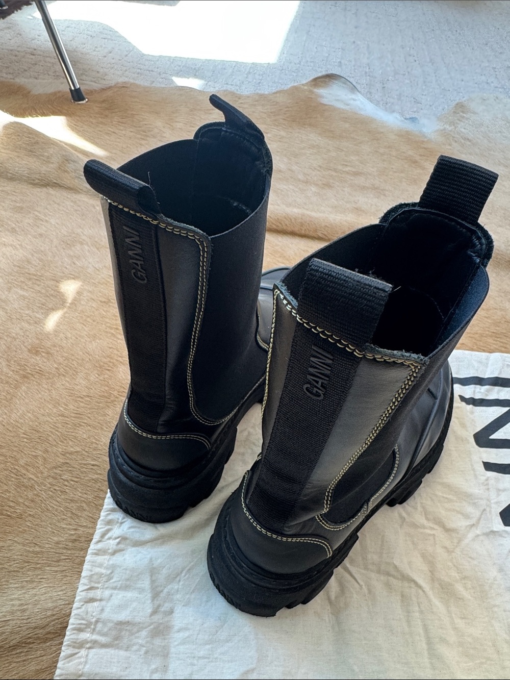 Ganni Black Leather Chunky Chelsea Boots with Contrast Stitching - 41 - Picture 8 of 8